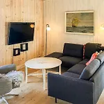 4 Bedroom Amazing In Vakantiehuis *
