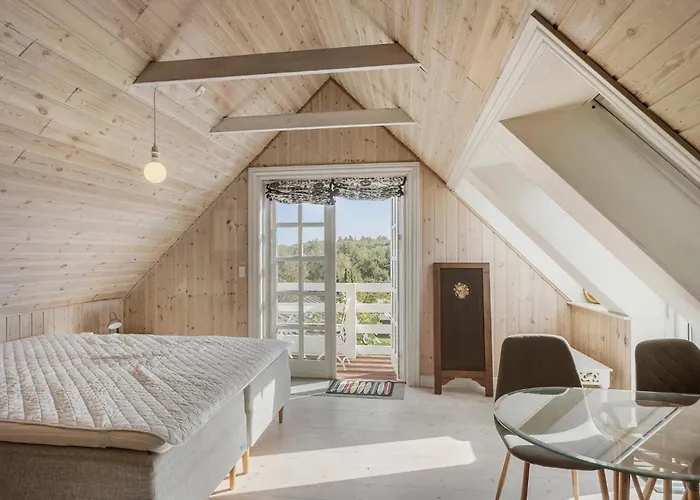 4 Bedroom Amazing In Ferienhaus