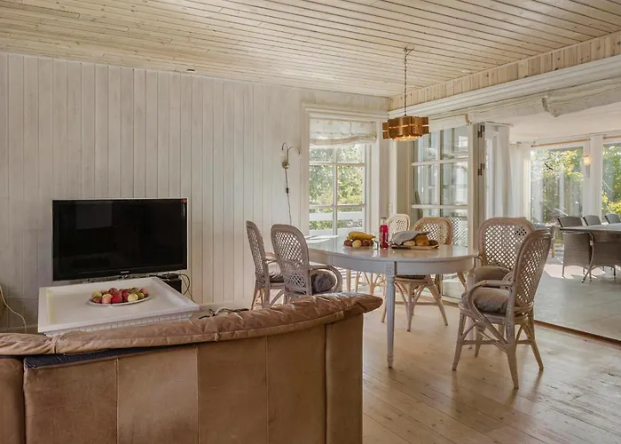 4 Bedroom Amazing In Ferienhaus *